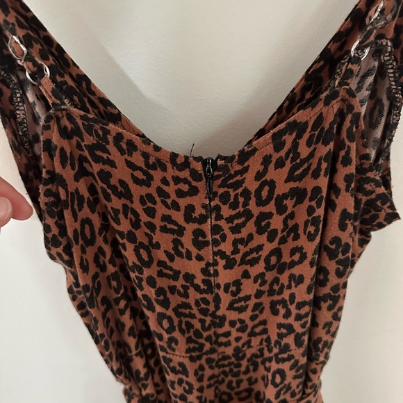 Women’s leopard romper size small - Picture 5 of 8